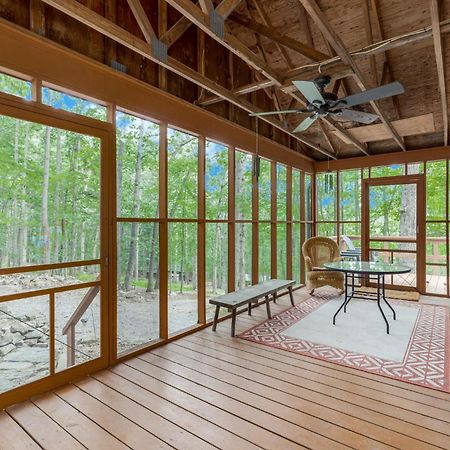 Secluded W Hot Tub, Fire Pit, Deck & Updated Wifi Great Cacapon Extérieur photo