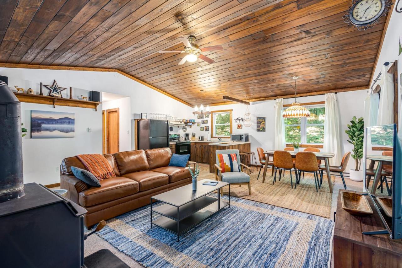 Secluded W Hot Tub, Fire Pit, Deck & Updated Wifi Great Cacapon Extérieur photo